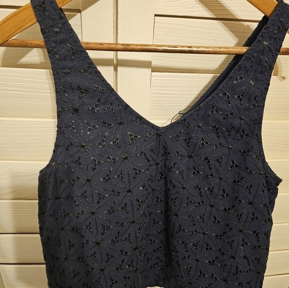 Ladies a new day tank blouse - Picture 3 of 5